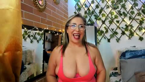 Snapshot of maja_hills chatting on March 2025 02:01:02 PM maja_hills online show from March 2025 02:01:02 PM