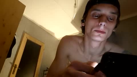 majlosustik online show from December 2024 01:25:02 AM