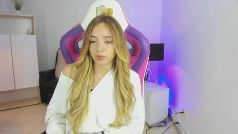 Snapshot of majo_gomez chatting on March 2025 08:10:02 PM Majo online show from March 2025 08:10:02 PM