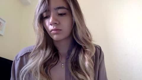 majo_gomezz online show from June 2026 04:12:02 PM