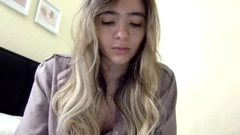 majo_gomezz online show from June 2026 04:18:02 AM