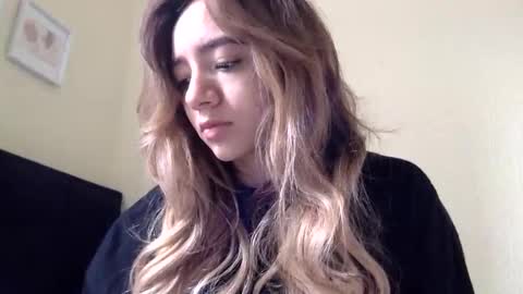 majo_gomezz online show from June 2026 05:07:01 PM