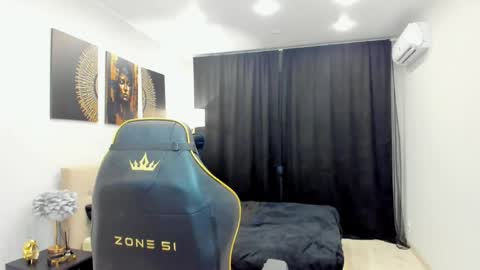 Chloe online show from May 2026 04:07:02 AM