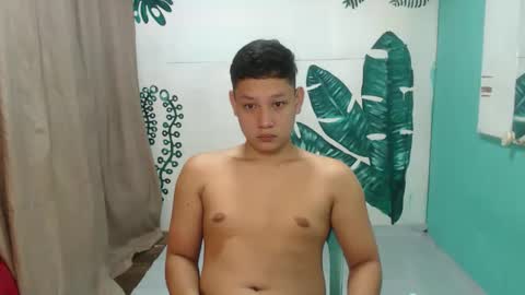 Snapshot of makehugecock chatting on October 2025 02:10:01 AM makehugecock online show from October 2025 02:10:01 AM