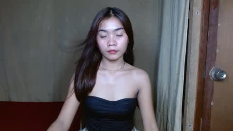 Snapshot of makeme_wettt chatting on February 2025 08:05:01 AM makeme_wettt online show from February 2025 08:05:01 AM