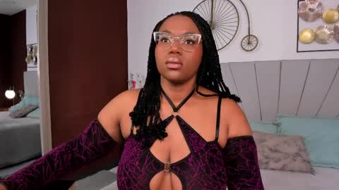 Snapshot of makena_gh chatting on April 2026 02:44:02 AM makena online show from April 2026 02:44:02 AM