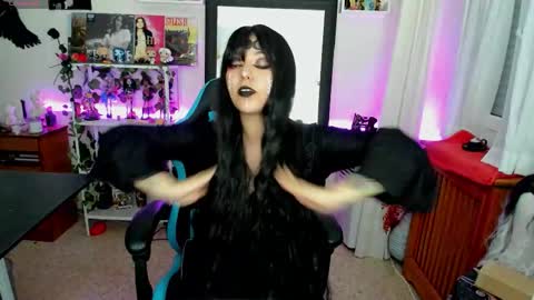 Snapshot of makii_33 chatting on October 2025 04:44:02 AM ... ... online show from October 2025 04:44:02 AM