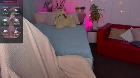 Snapshot of makima_lee chatting on December 2024 01:25:02 PM Makima online show from December 2024 01:25:02 PM