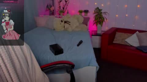 Snapshot of makima_lee chatting on December 2024 07:32:02 PM Makima online show from December 2024 07:32:02 PM