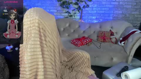 Snapshot of makima_lee chatting on December 2024 04:17:01 PM Makima online show from December 2024 04:17:01 PM