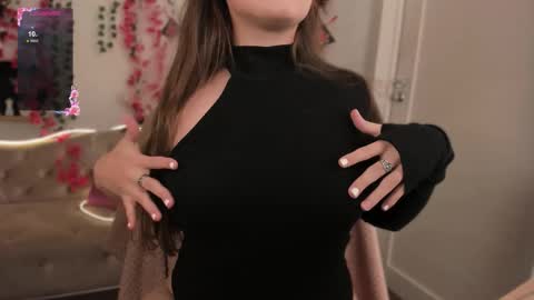 Snapshot of makima_lee chatting on October 2025 06:23:02 AM Makima online show from October 2025 06:23:02 AM