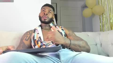 Makonnen online show from May 2026 11:02:01 PM