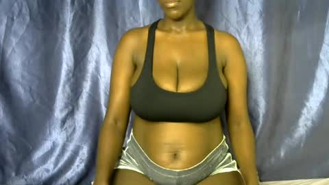 malaika_musa online show from June 2026 04:09:02 PM