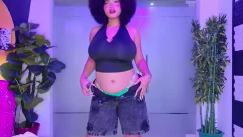 Snapshot of malaikabrown chatting on October 2025 12:17:02 PM online show from October 2025 12:17:02 PM