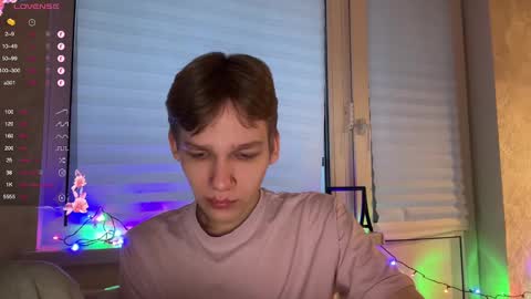 Snapshot of malcolm_yang chatting on December 2024 06:44:01 AM Tom and Mark 3 online show from December 2024 06:44:01 AM