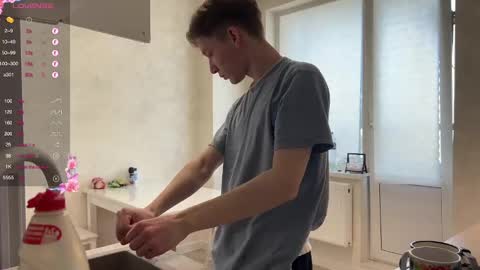 Snapshot of malcolm_yang chatting on January 2025 09:03:01 AM Tom and Mark 3 online show from January 2025 09:03:01 AM