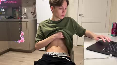 Snapshot of malcolm_yang chatting on February 2025 07:21:01 PM Tom and Mark 3 online show from February 2025 07:21:01 PM