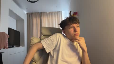 Snapshot of malcolm_yang chatting on September 2025 12:21:02 PM Tom and Mark 3 online show from September 2025 12:21:02 PM