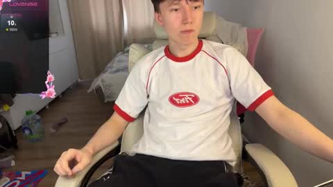 Snapshot of malcolm_yang chatting on October 2025 10:35:02 AM Tom and Mark 3 online show from October 2025 10:35:02 AM