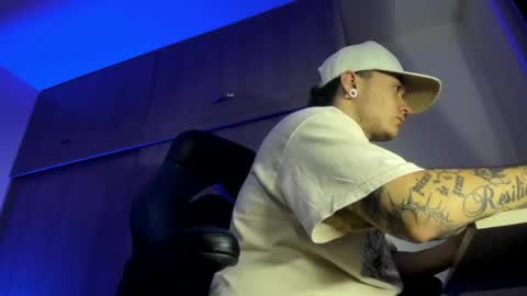 ADAM         online show from November 2025 01:51:02 AM