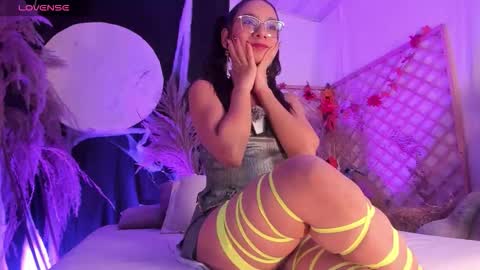 Snapshot of malejasaenz chatting on October 2025 01:07:01 PM Alejandra Take domi control in 100 tkns 5 min. Dont miss my moans online show from October 2025 01:07:01 PM
