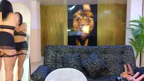 Snapshot of malen_fitnessmilf chatting on March 2026 12:22:01 PM malen_fitnessmilf online show from March 2026 12:22:01 PM