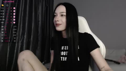 Snapshot of malenkiykamen chatting on January 2026 01:16:02 PM piu online show from January 2026 01:16:02 PM