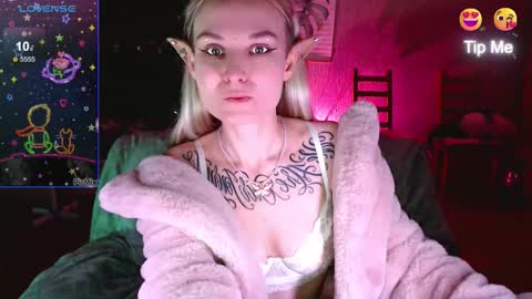 Snapshot of mali_sia chatting on October 2025 02:49:01 PM Mischelle online show from October 2025 02:49:01 PM