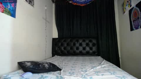 Snapshot of maliceinwonderland25 chatting on January 2025 02:25:02 AM Alice Asylum online show from January 2025 02:25:02 AM