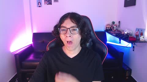 Snapshot of malik_harrison_ chatting on December 2024 01:20:02 PM Malik online show from December 2024 01:20:02 PM