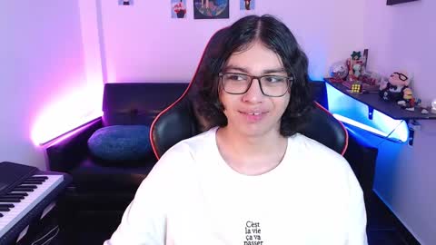 Snapshot of malik_harrison_ chatting on February 2025 03:48:02 PM Malik online show from February 2025 03:48:02 PM