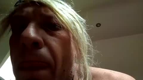 malinowy85 online show from May 2026 11:15:02 AM