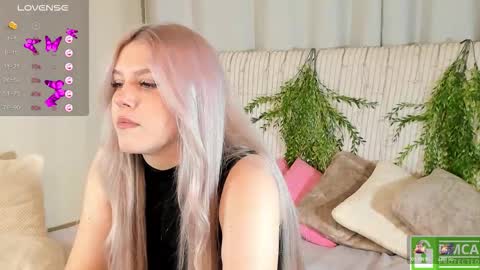 Masha online show from November 2025 09:31:01 AM