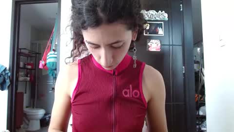 Snapshot of malitamuymal22 chatting on October 2025 05:35:02 PM Malita online show from October 2025 05:35:02 PM