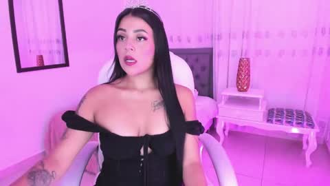 Snapshot of mallorie_owens chatting on April 2026 05:15:01 PM Mallorie online show from April 2026 05:15:01 PM
