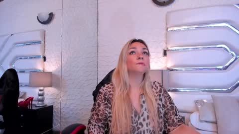 Snapshot of malorysweet chatting on January 2025 12:40:01 PM MalorySweet online show from January 2025 12:40:01 PM