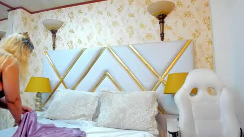 Snapshot of malorysweet chatting on October 2025 01:11:01 PM MalorySweet online show from October 2025 01:11:01 PM