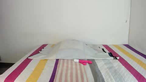 instagram  nueela   online show from November 2025 12:12:01 AM