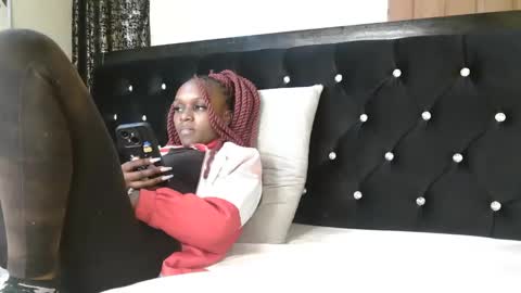 Snapshot of mamaapussy chatting on September 2025 05:01:02 PM mamaa online show from September 2025 05:01:02 PM