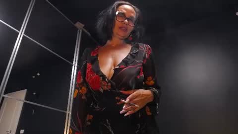 ioana love online show from July 2026 09:39:01 PM