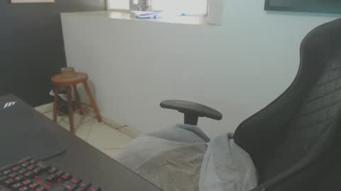 Snapshot of mamute23 chatting on March 2025 05:22:01 PM BigBrazilianCock online show from March 2025 05:22:01 PM