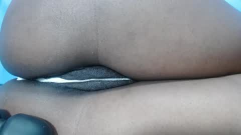 Snapshot of mamy02 chatting on January 2025 08:04:02 AM cristal online show from January 2025 08:04:02 AM