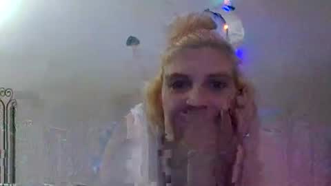 Snapshot of mandilube39 chatting on January 2025 04:09:01 AM mindy22 online show from January 2025 04:09:01 AM