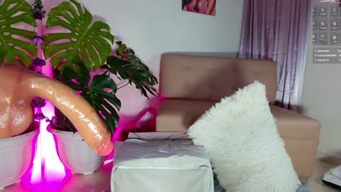 Snapshot of mandy_l33_ chatting on December 2024 01:26:01 AM mandy_l33_ online show from December 2024 01:26:01 AM