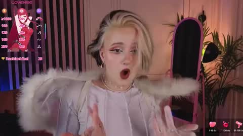 Snapshot of mandy_torres chatting on December 2025 09:53:02 PM Luna online show from December 2025 09:53:02 PM