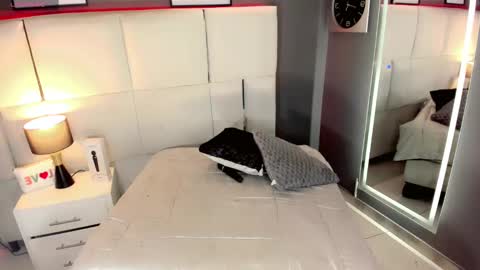 Snapshot of manellyksparklee chatting on September 2025 02:28:02 PM manellyksparklee online show from September 2025 02:28:02 PM