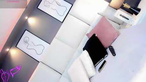 manellyksparklee online show from May 2026 01:05:02 PM
