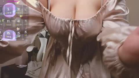 manic_pixie_ online show from November 2025 03:52:02 PM