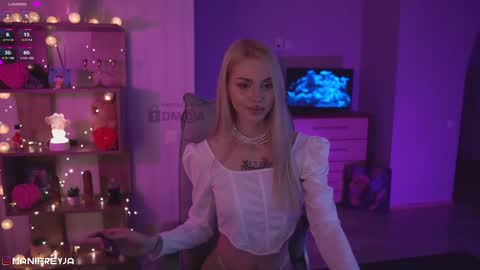 Amelie online show from February 2025 11:51:02 PM