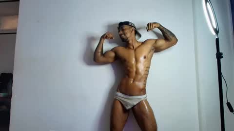 Manolo Hot 1 online show from January 2025 02:48:01 PM